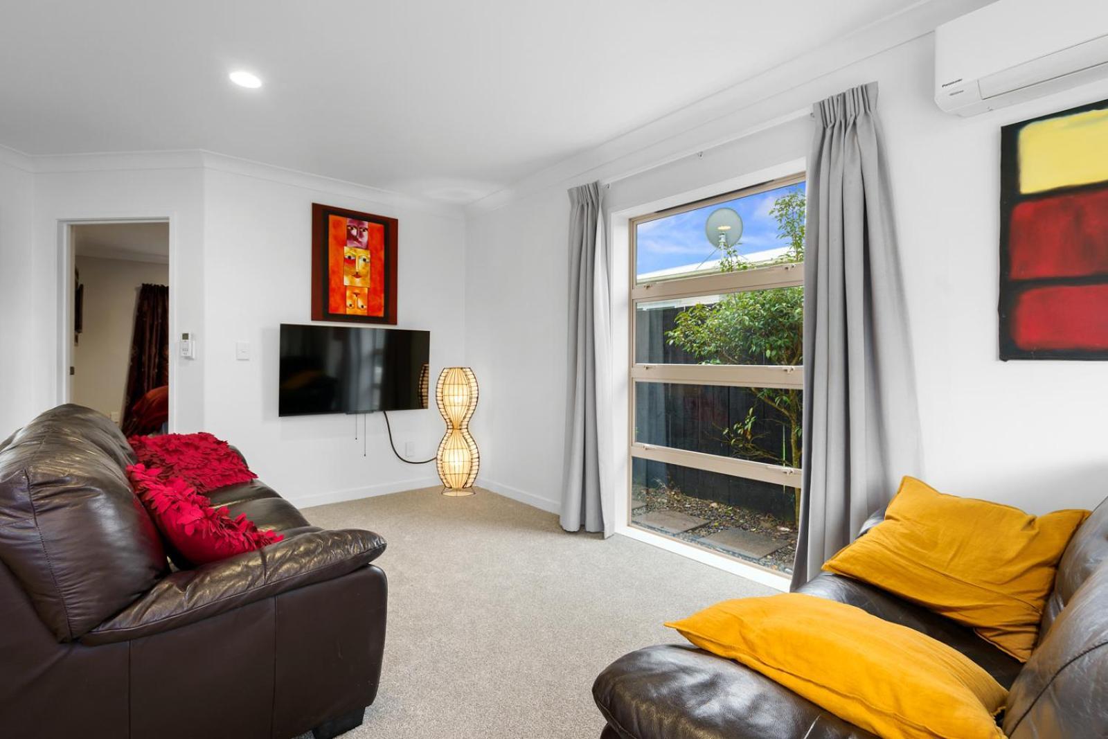 Sunny, Quiet, 2-Bedroom Unit In Fabulous Location! Cambridge Extérieur photo